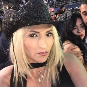 Meet your Posher, Sandra